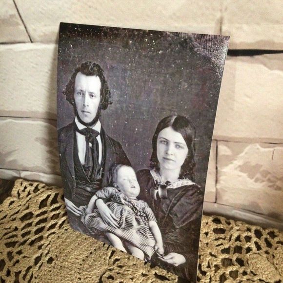 Post Mortem Reprint Photo Young Couple & Infant Daughter 1800’s Past Odd Bizarre - Picture 4 of 8